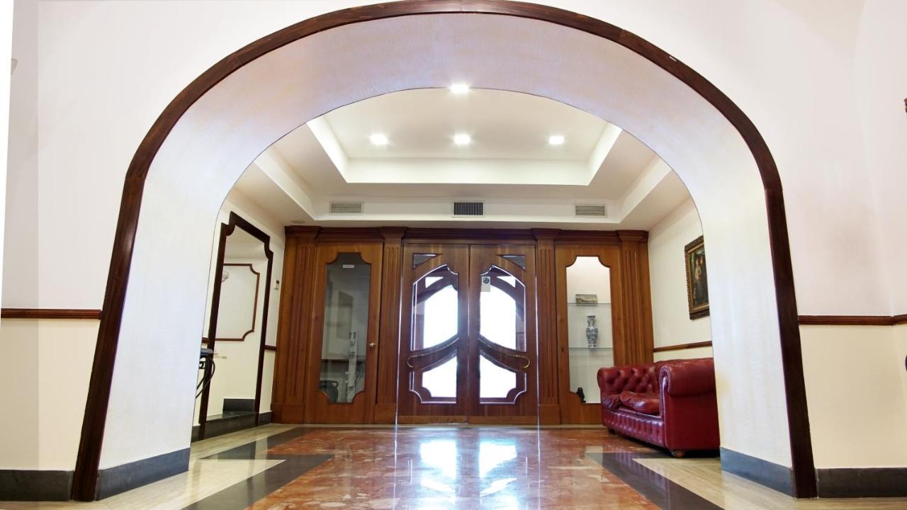 Hotel Cesare 14 נאפולי מראה חיצוני תמונה
