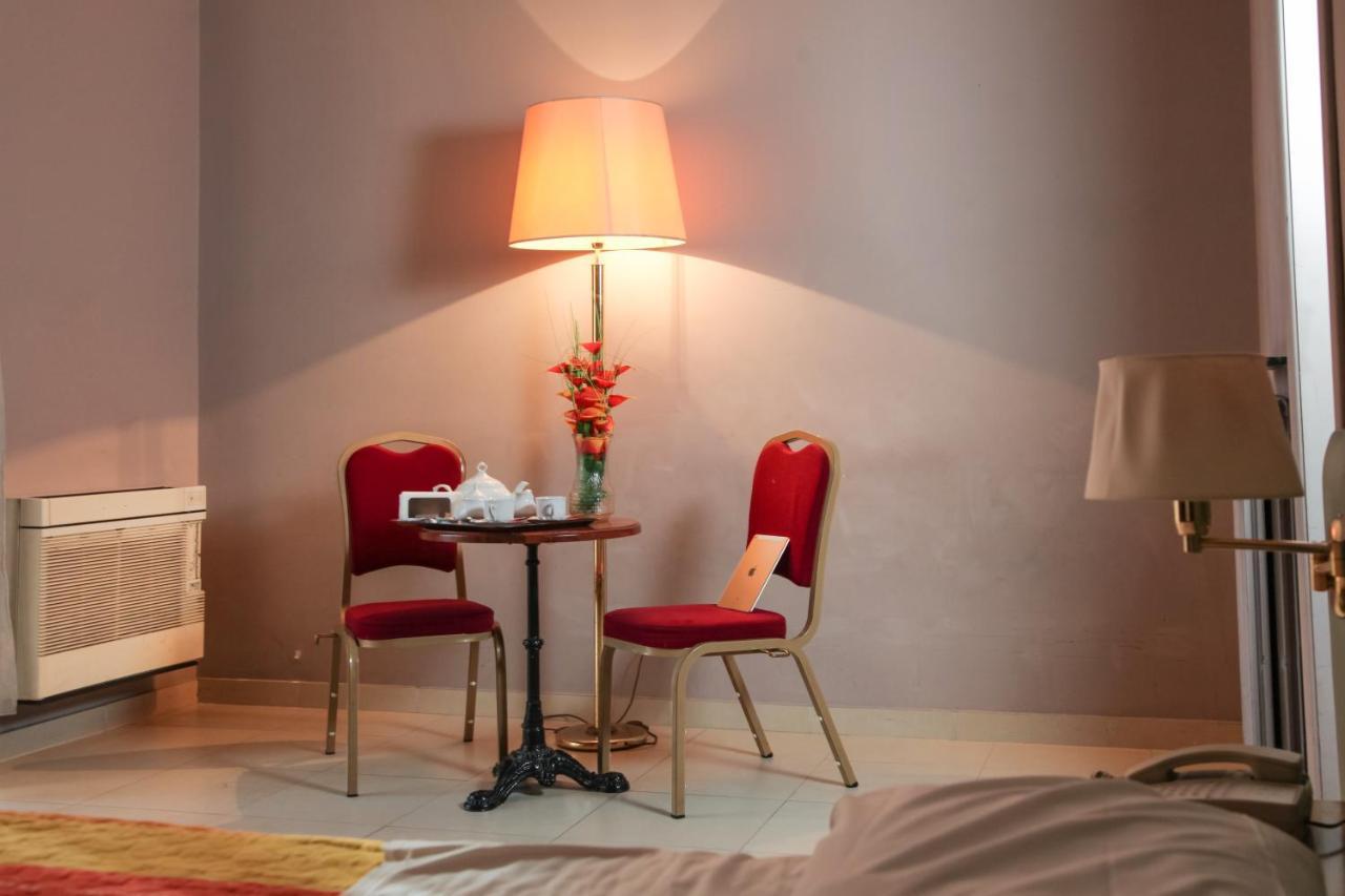Hotel Cesare 14 נאפולי מראה חיצוני תמונה
