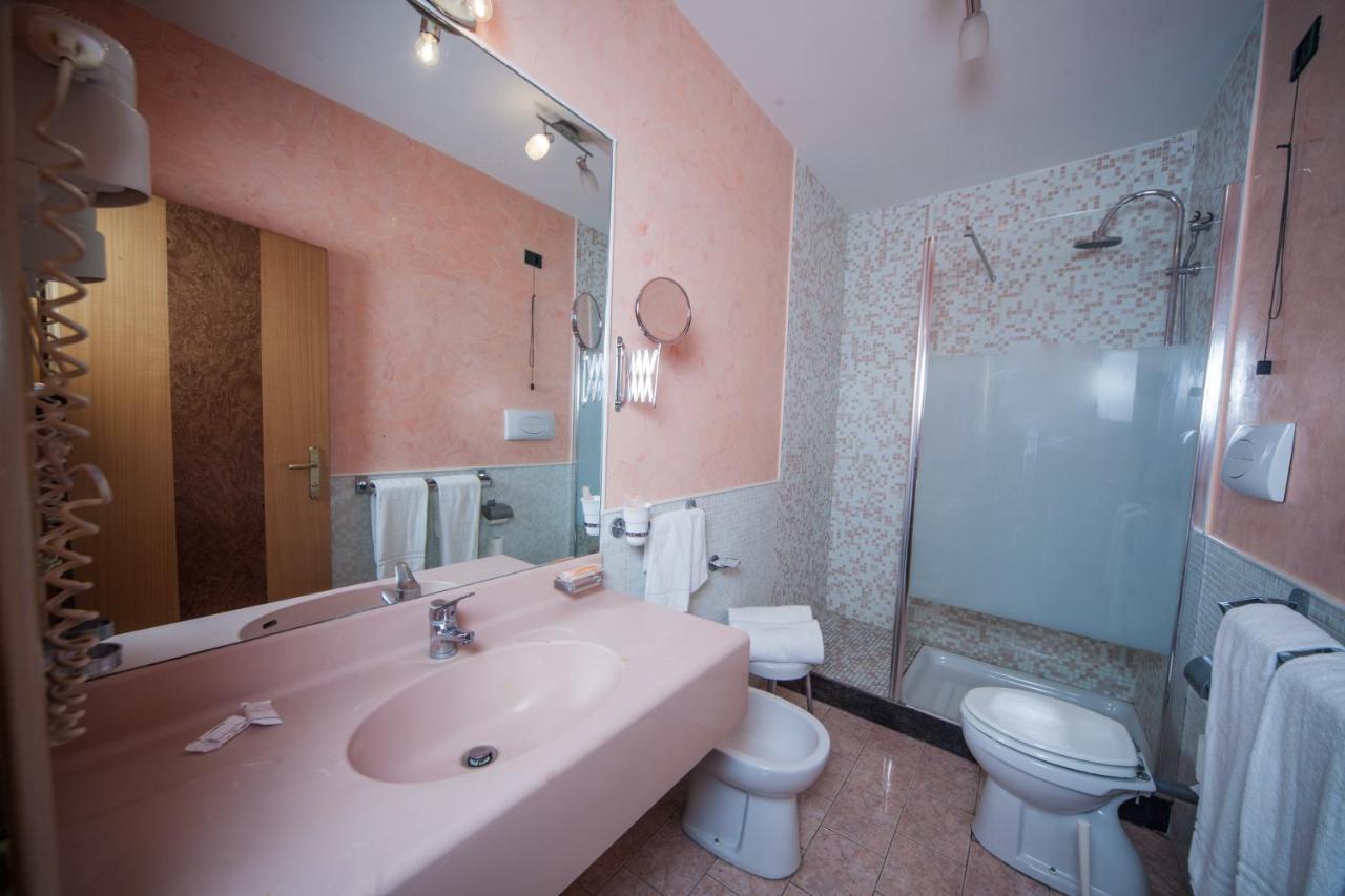 Hotel Cesare 14 נאפולי מראה חיצוני תמונה