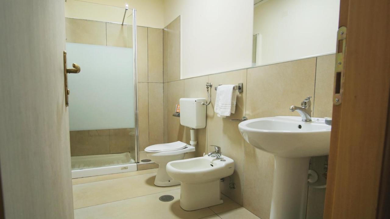 Hotel Cesare 14 נאפולי מראה חיצוני תמונה