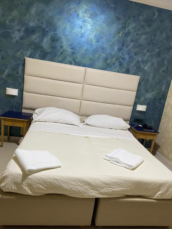 Hotel Cesare 14 נאפולי מראה חיצוני תמונה