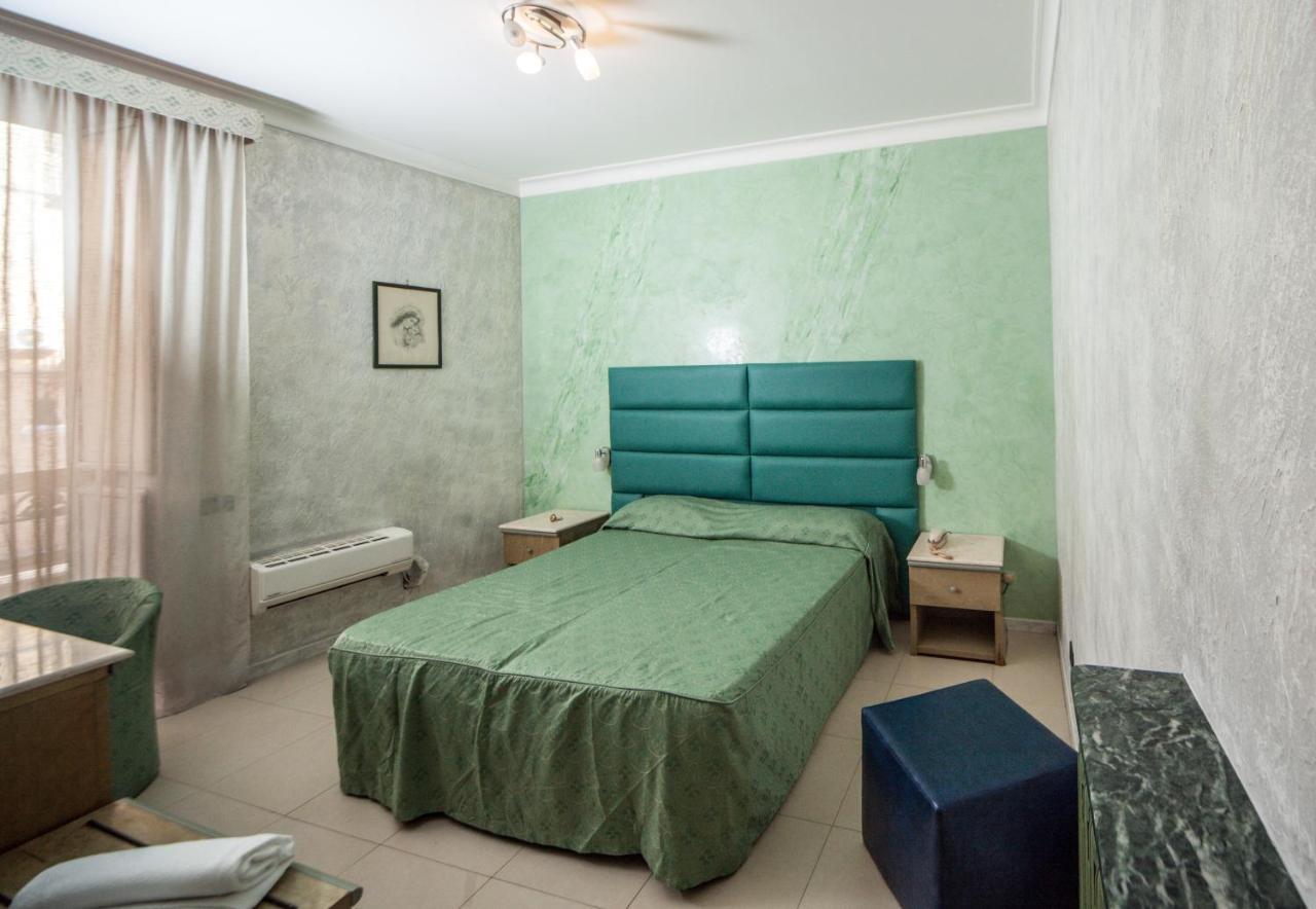 Hotel Cesare 14 נאפולי מראה חיצוני תמונה